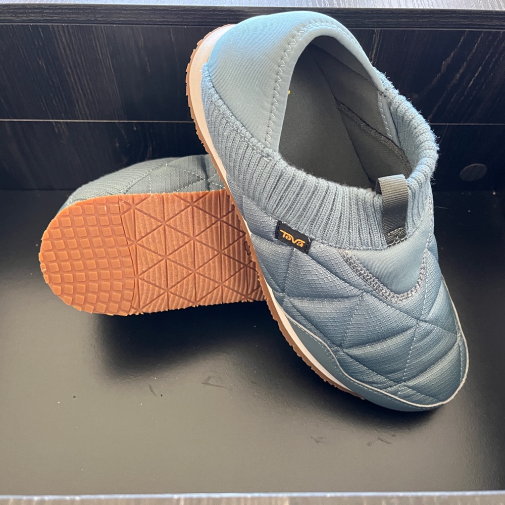 Women’s TEVA Ember Moc size 9